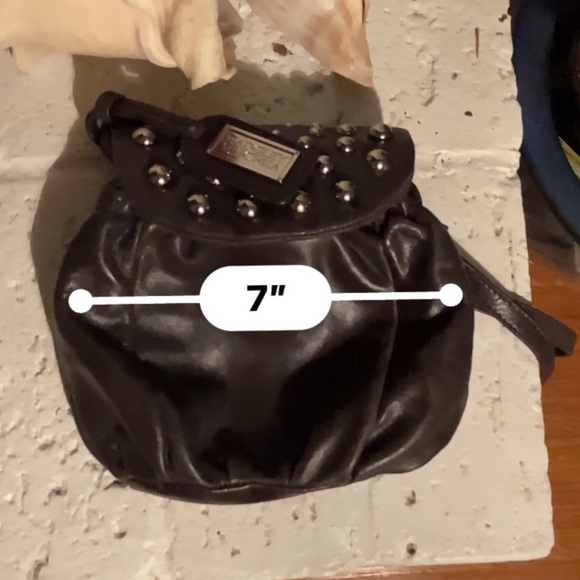 Badgley Mischka vintage
Leather Crossbody Bag - Picture 6 of 7